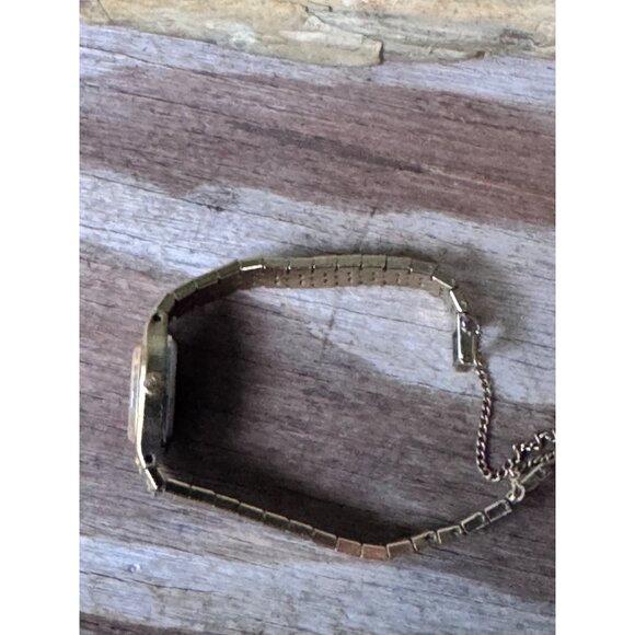 Vintage Seiko  1400-4480 R Womens Gold-Tone Quartz Watch With Textured Band Oval - Picture 5 of 9